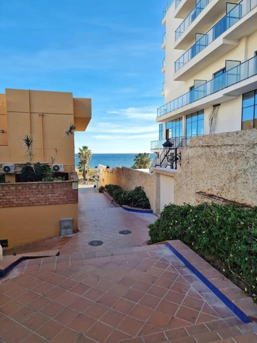 Encantador Duplex Para 6 A 1 Minuto De La Playa Benalmádena Buitenkant foto