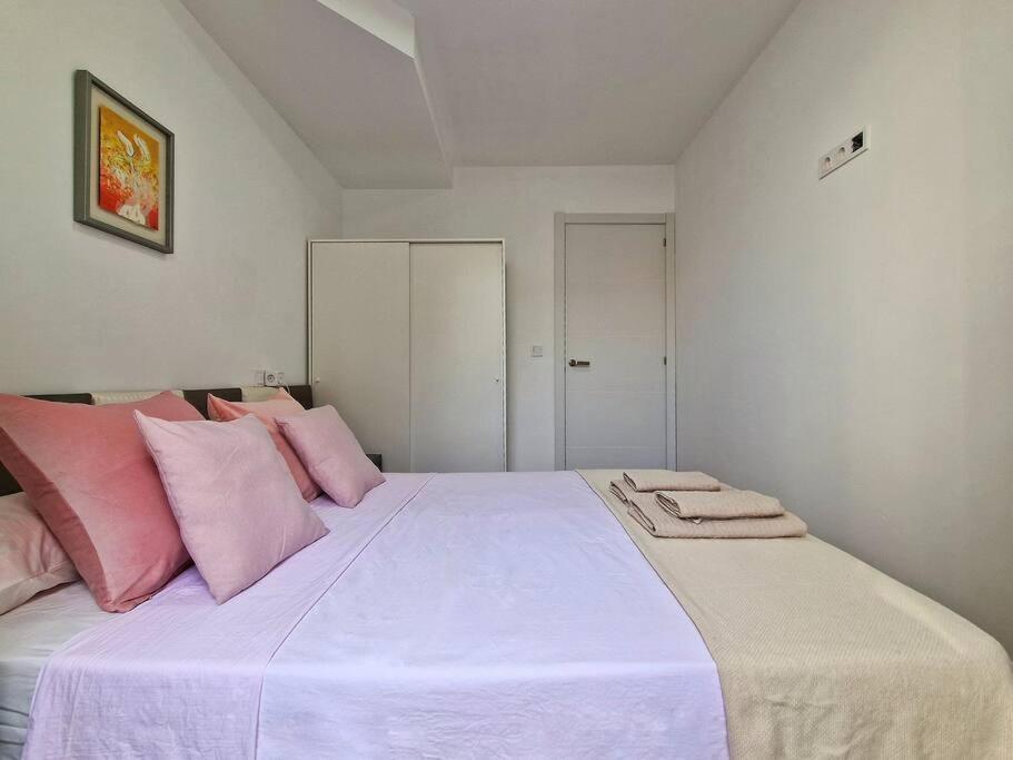 Encantador Duplex Para 6 A 1 Minuto De La Playa Benalmádena Buitenkant foto