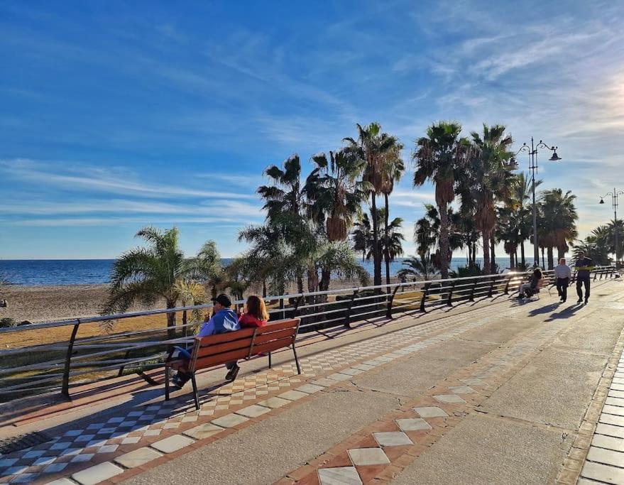 Encantador Duplex Para 6 A 1 Minuto De La Playa Benalmádena Buitenkant foto